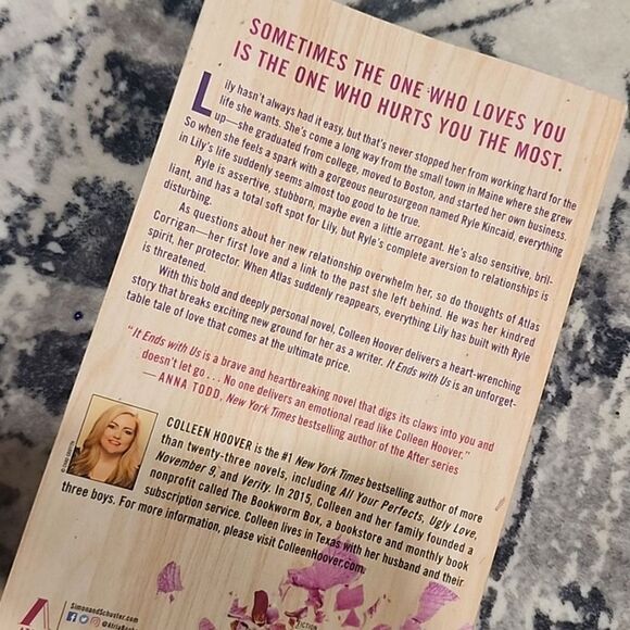 It Ends With Us Novel Book - Picture 2 of 2